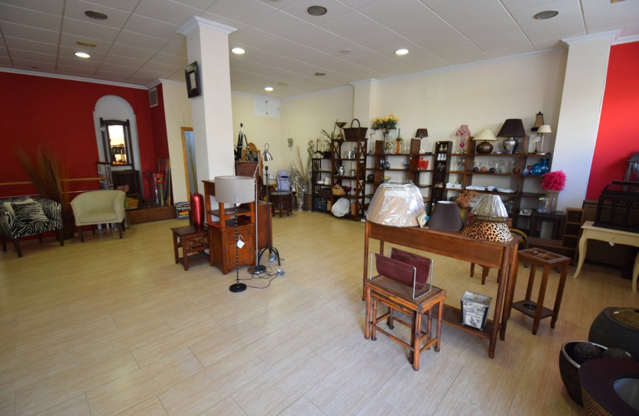 Resale - Commercial property -
Guardamar del Segura - Guardamar del Segura Centro