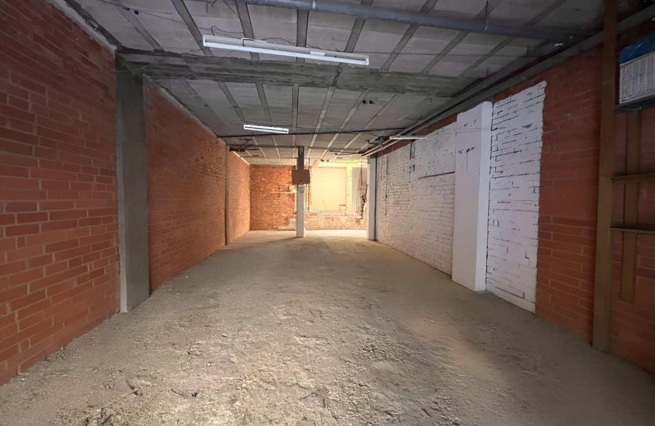 Resale - Commercial property -
Guardamar del Segura - Guardamar del Segura Centro