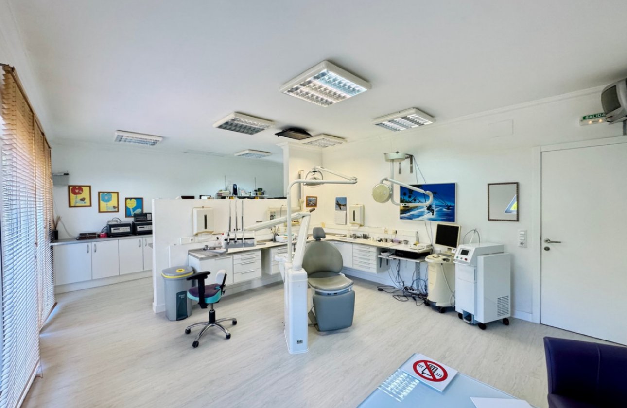 Resale - Commercial property -
Jávea - Xàbia - Jávea - Xàbia Centro