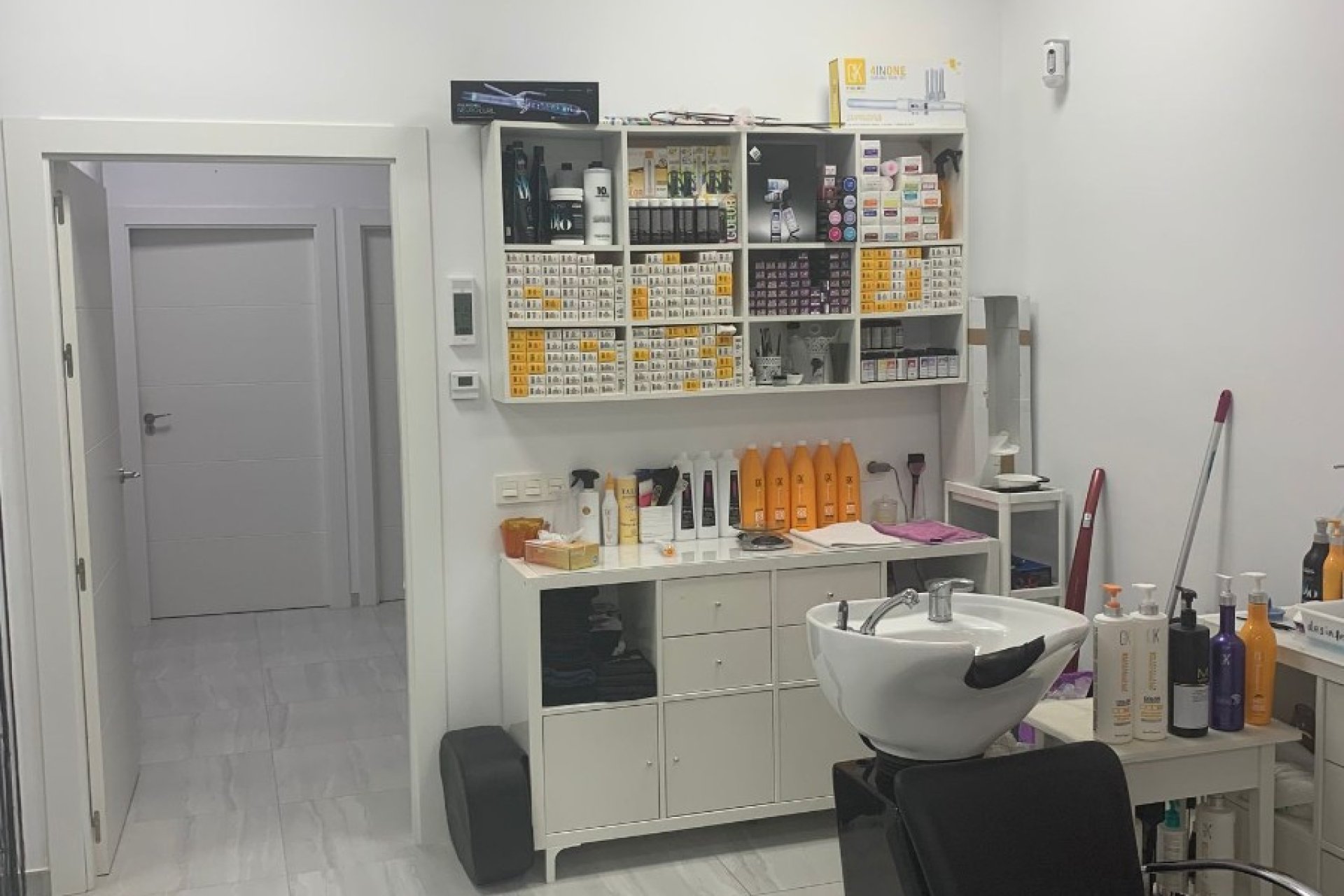 Resale - Commercial property -
Orihuela - La Zenia