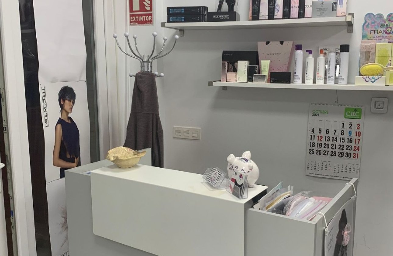 Resale - Commercial property -
Orihuela - La Zenia