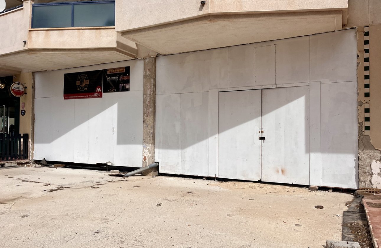 Resale - Commercial property -
Orihuela - La Zenia