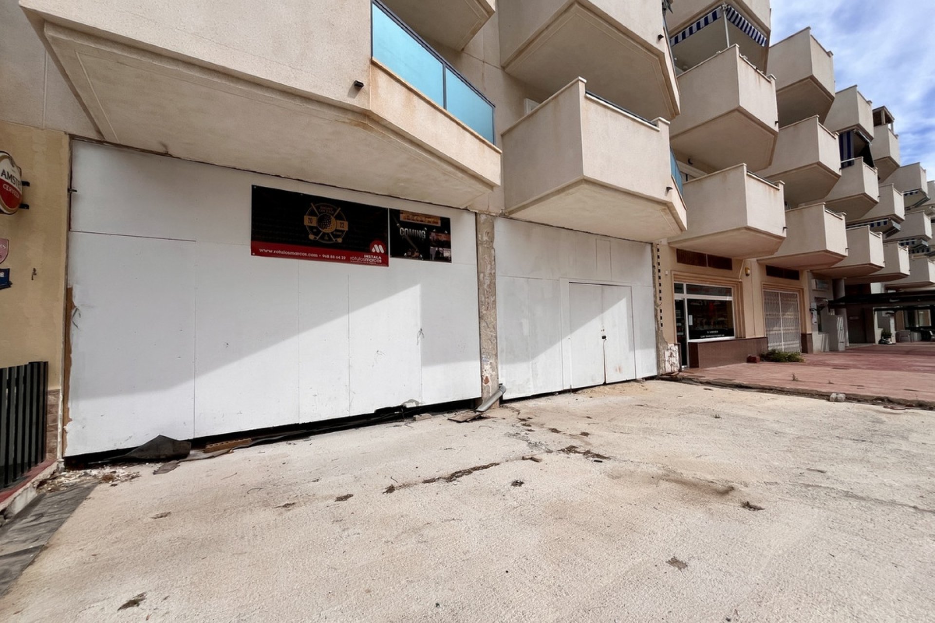 Resale - Commercial property -
Orihuela - La Zenia