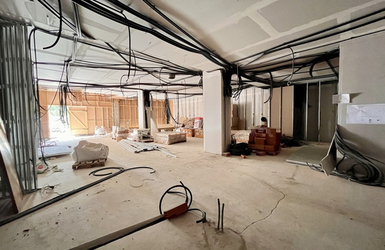 Resale - Commercial property -
Orihuela - La Zenia