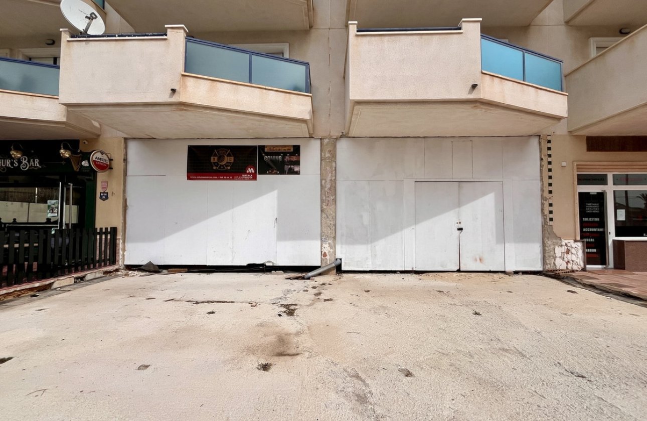Resale - Commercial property -
Orihuela - La Zenia