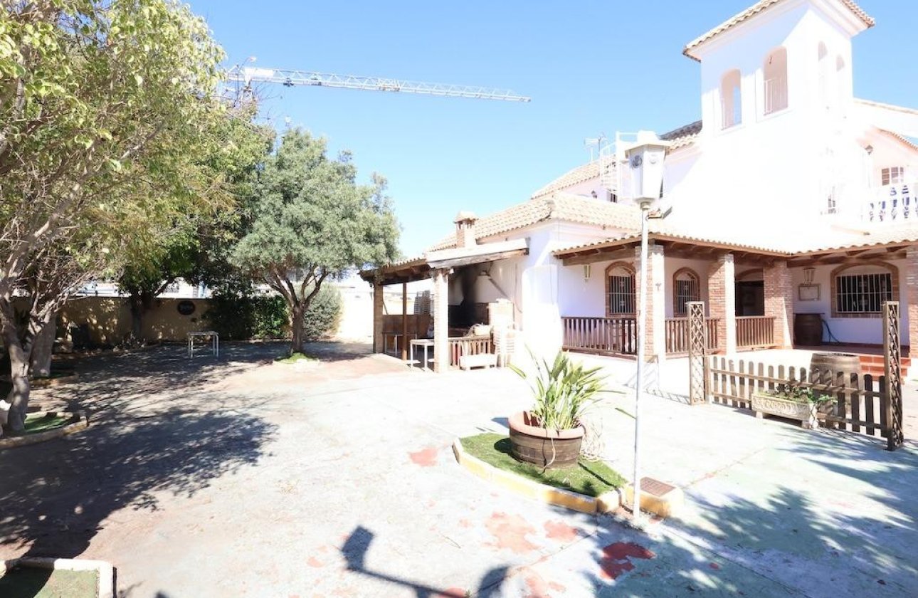 Resale - Commercial property -
Orihuela - La Zenia