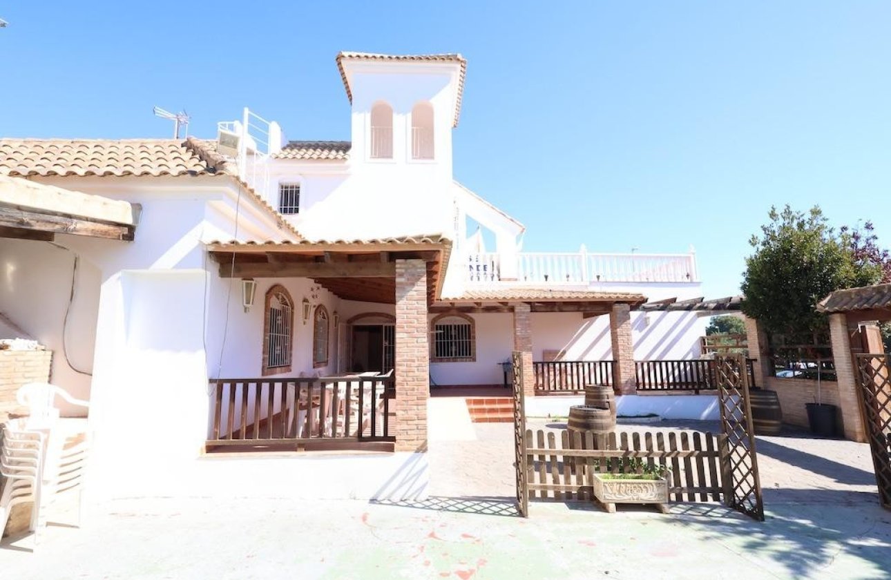 Resale - Commercial property -
Orihuela - La Zenia