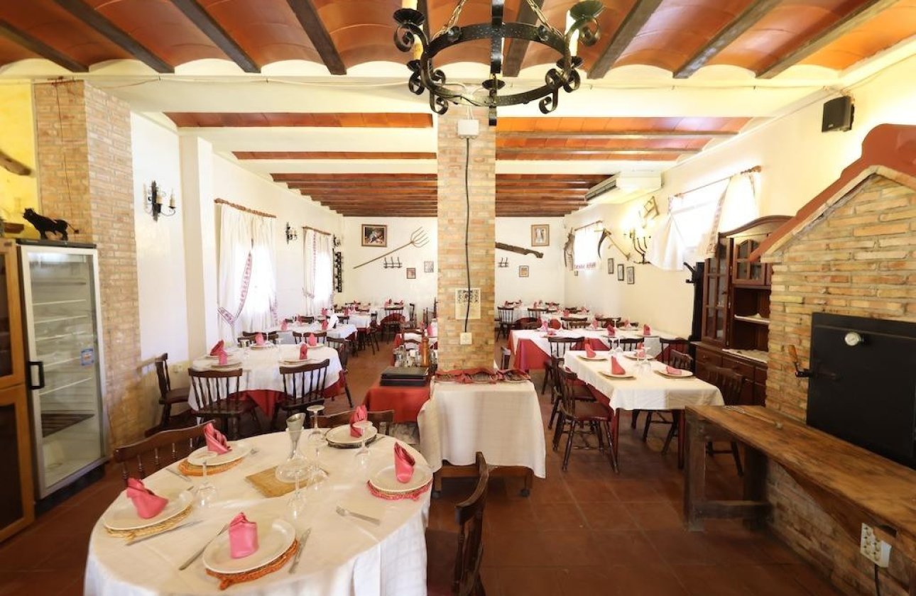 Resale - Commercial property -
Orihuela - La Zenia