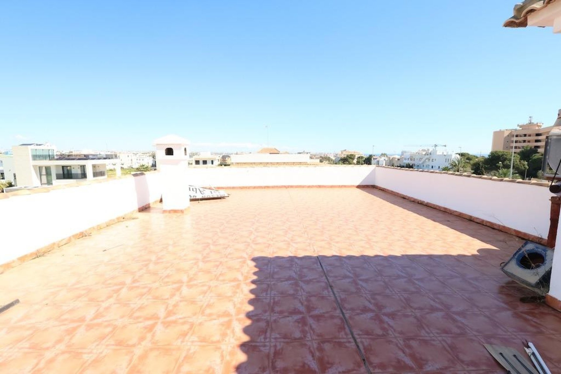 Resale - Commercial property -
Orihuela - La Zenia