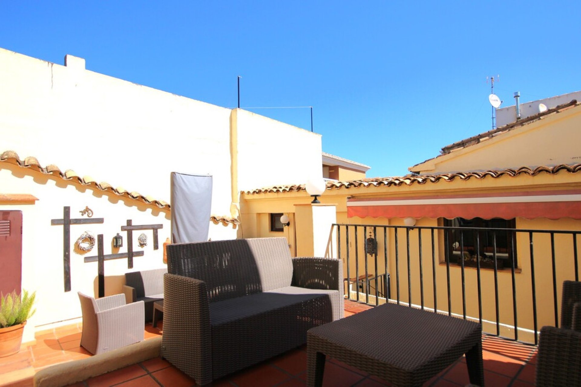 Resale - Commercial property -
Parcent