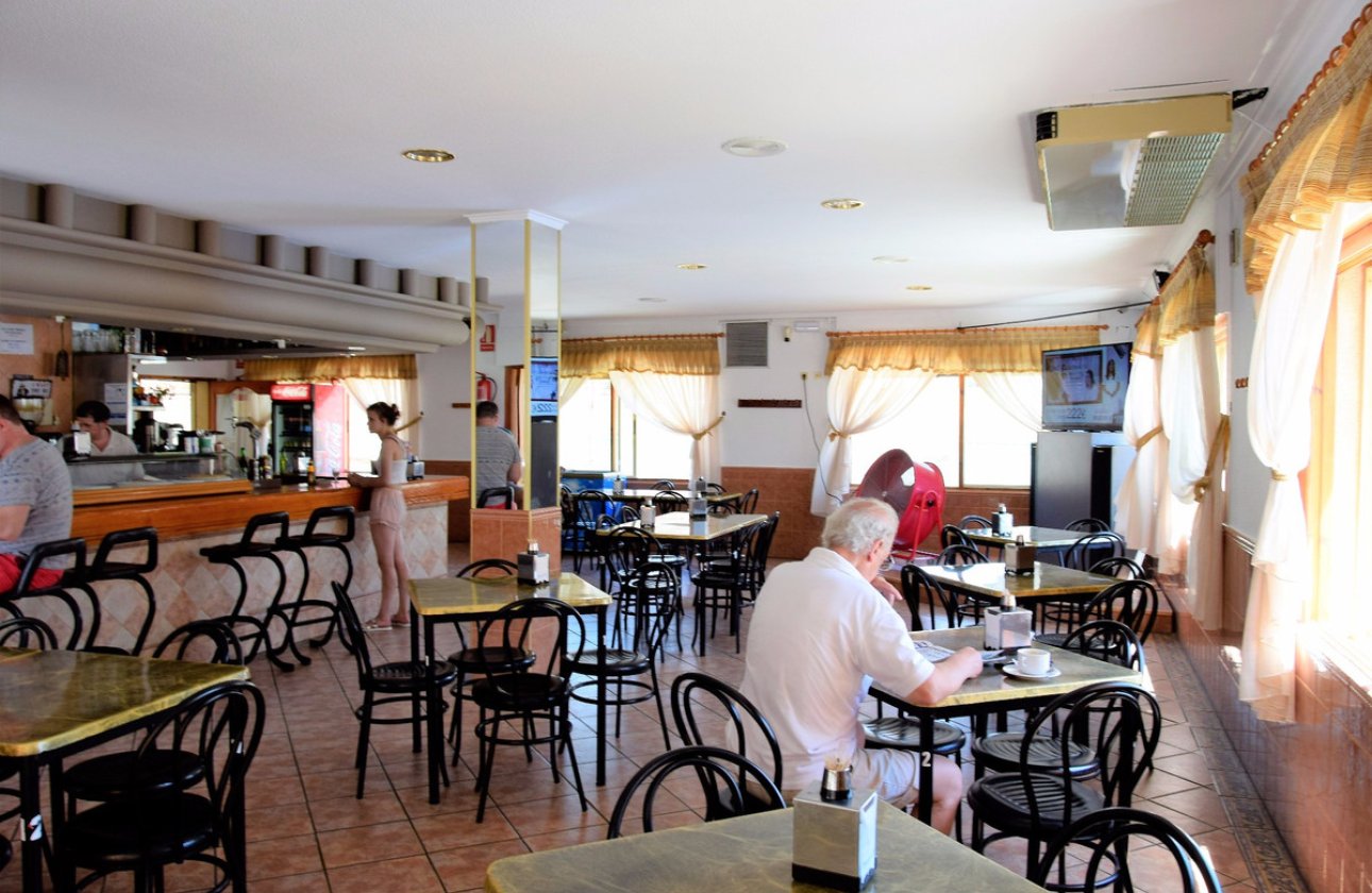 Resale - Commercial property -
San Fulgencio - La Marina