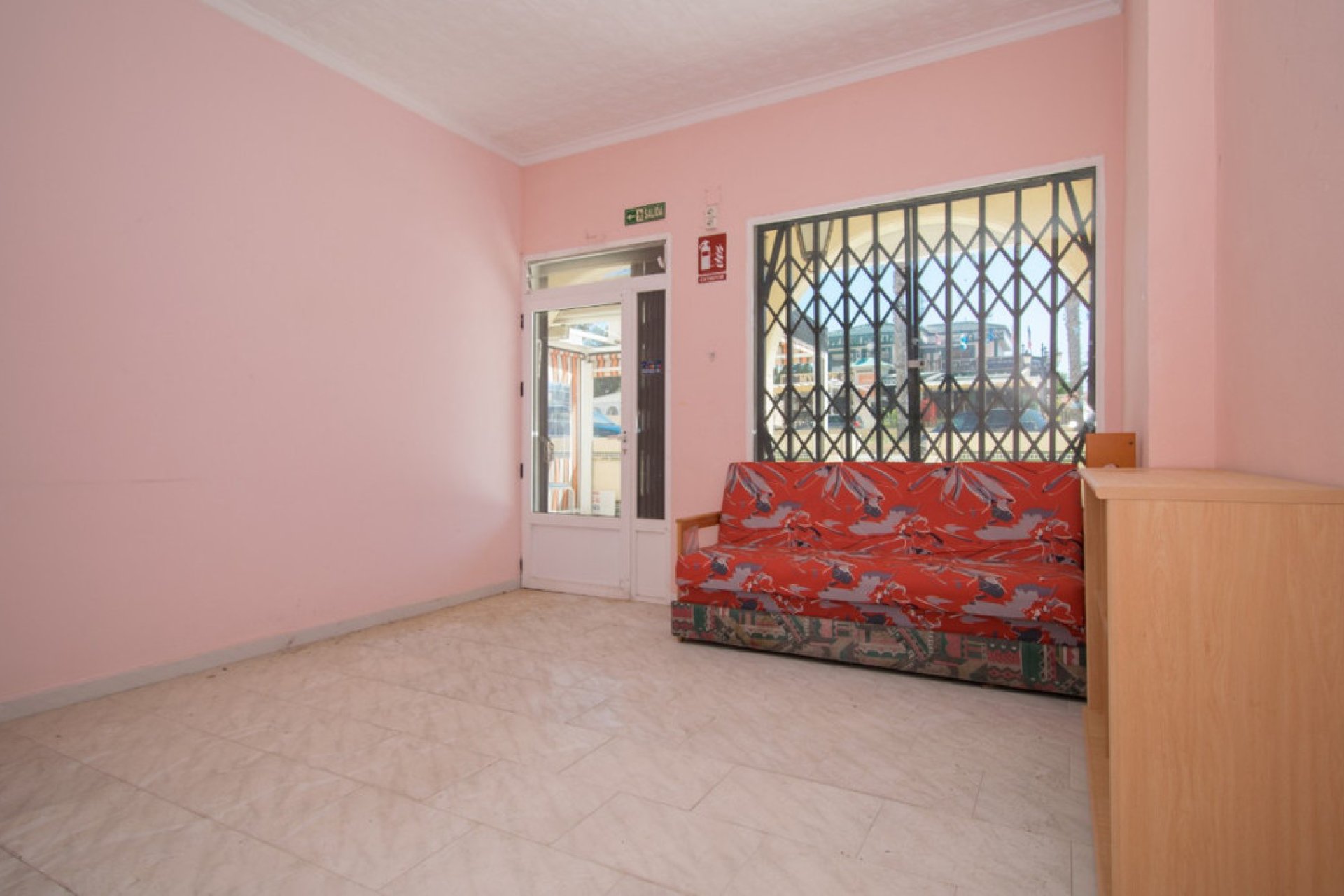 Resale - Commercial property -
Torrevieja - La Mata