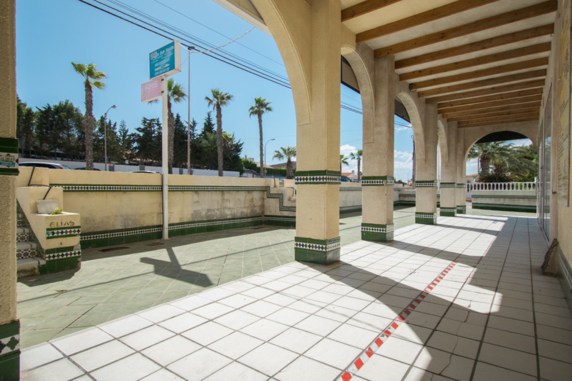 Resale - Commercial property -
Torrevieja - La Mata