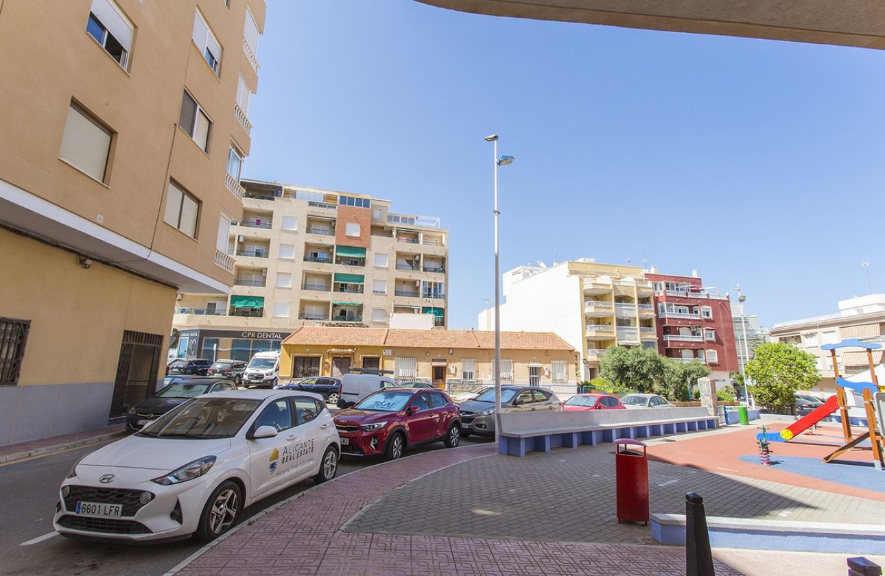 Resale - Commercial property -
Torrevieja - La Mata