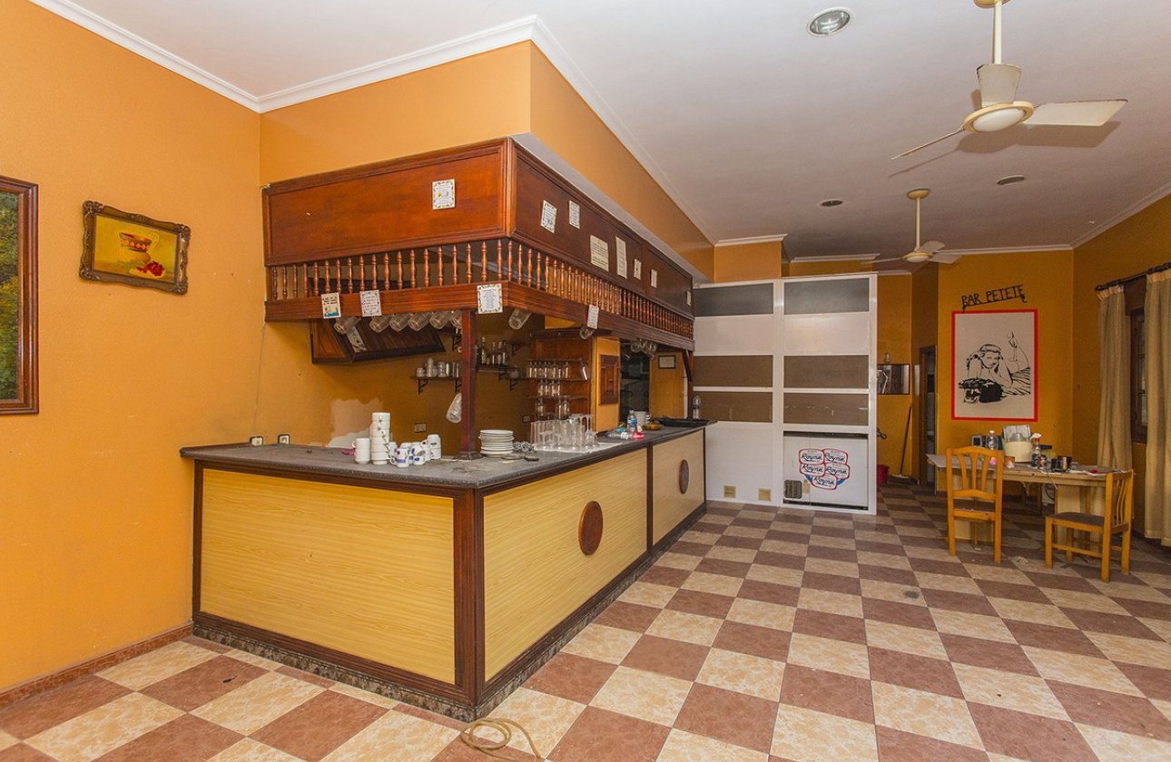 Resale - Commercial property -
Torrevieja - La Mata