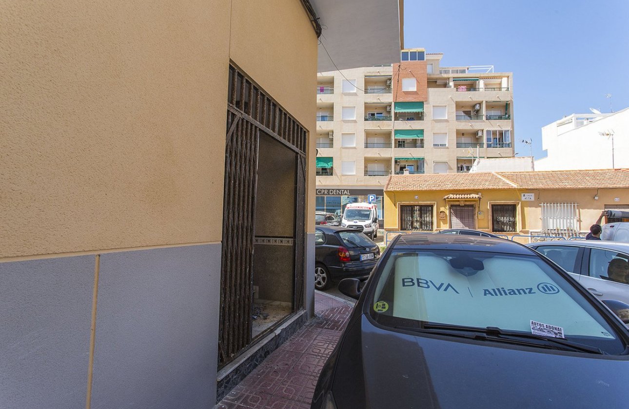 Resale - Commercial property -
Torrevieja - La Mata