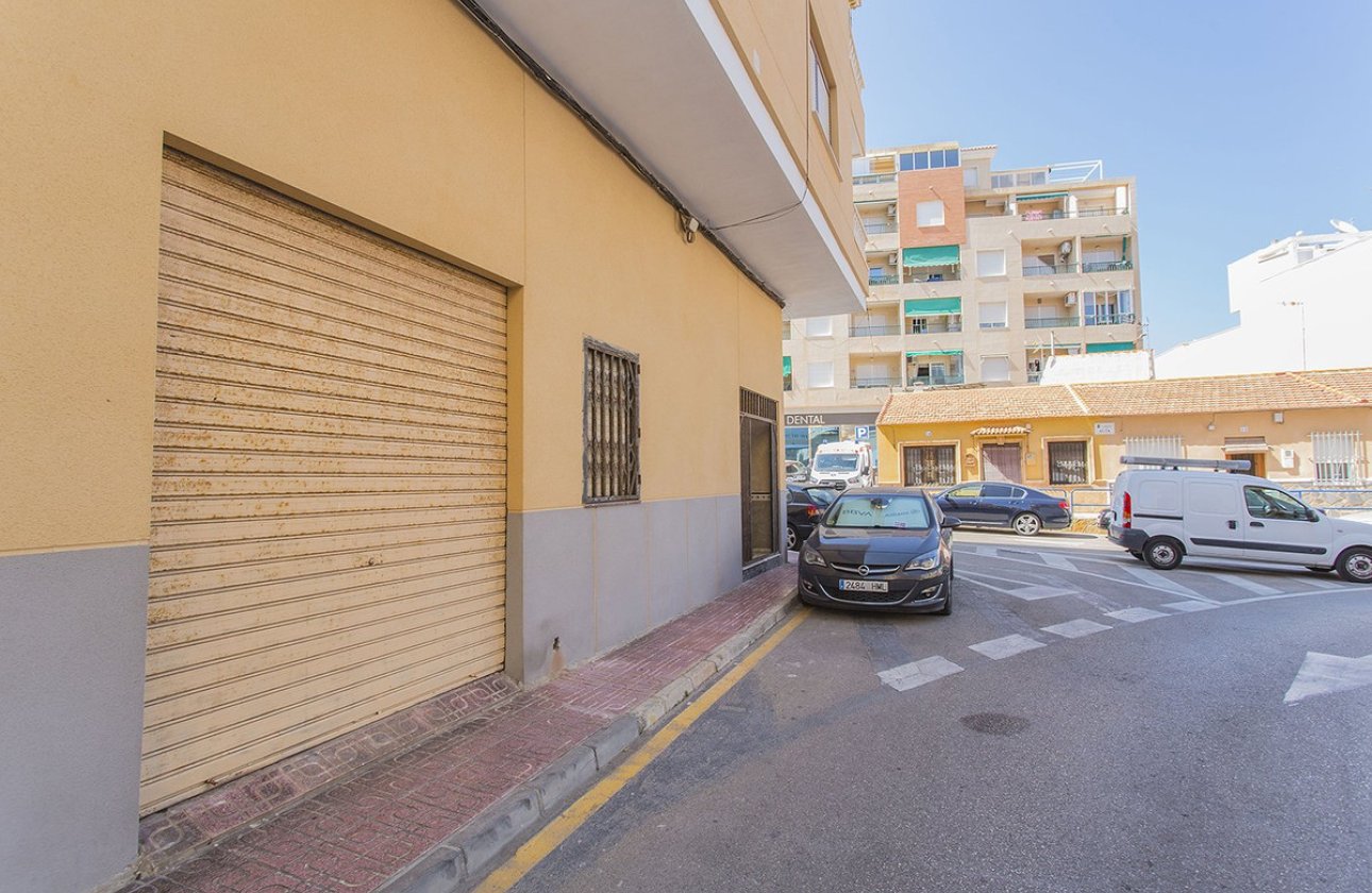 Resale - Commercial property -
Torrevieja - La Mata