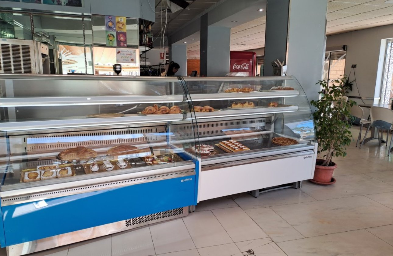 Resale - Commercial property -
Torrevieja - La Mata