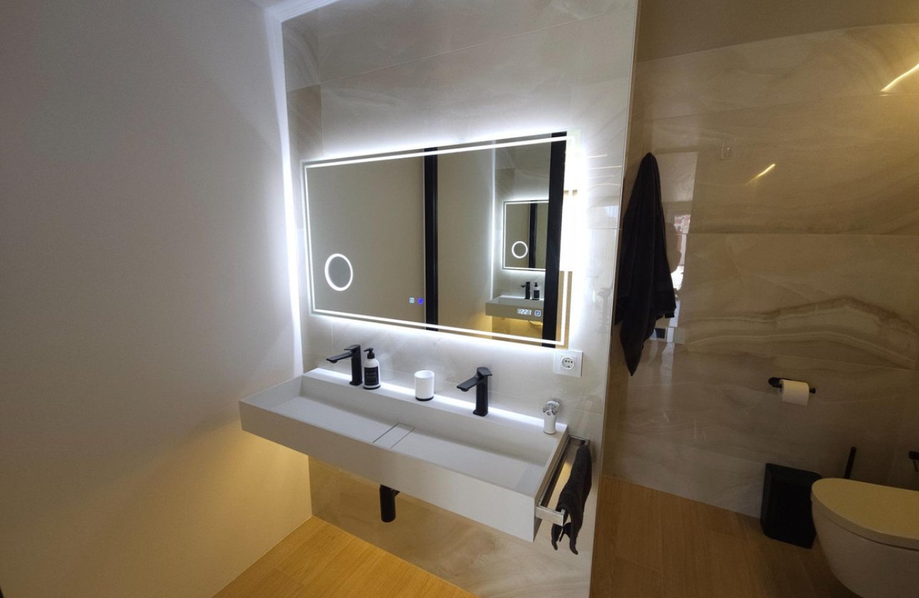 Resale - Commercial property -
Torrevieja - Torrevieja Centro