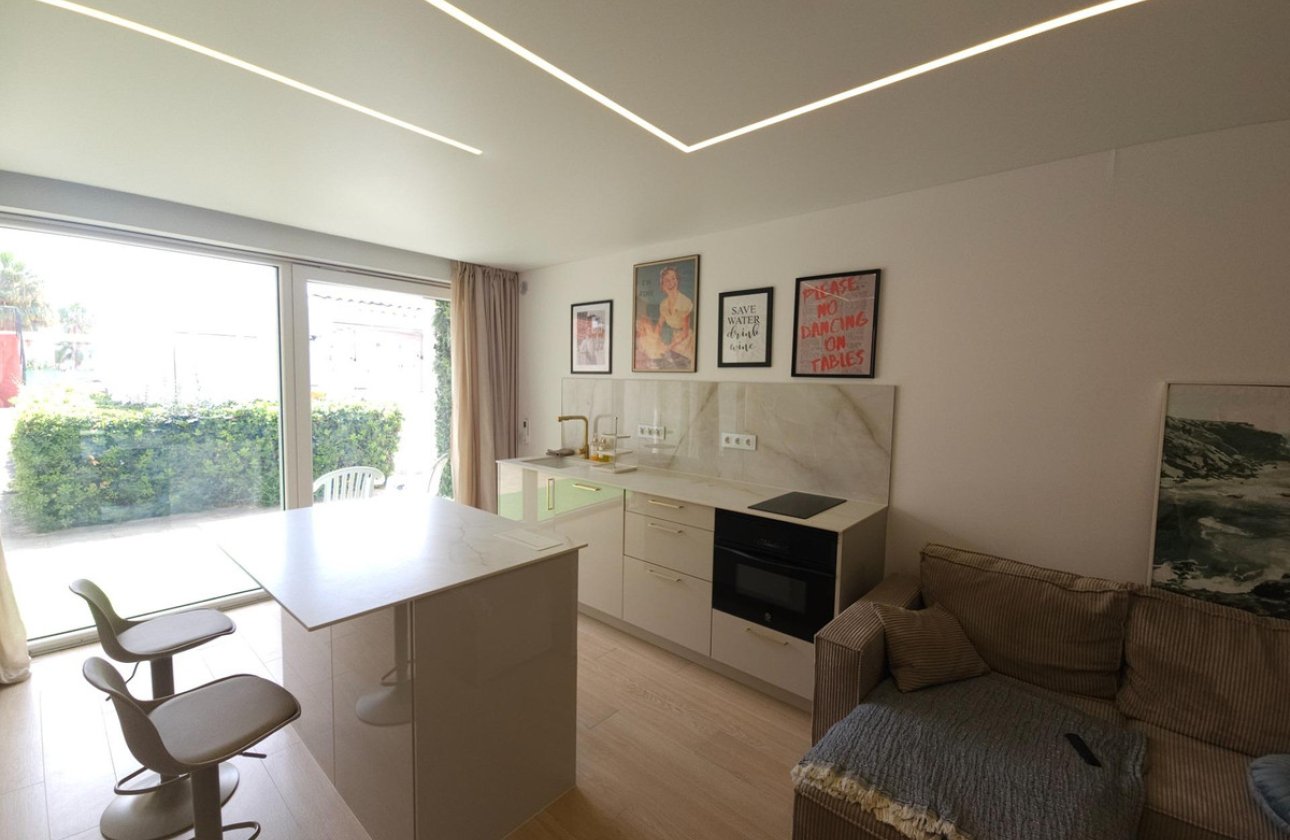 Resale - Commercial property -
Torrevieja - Torrevieja Centro