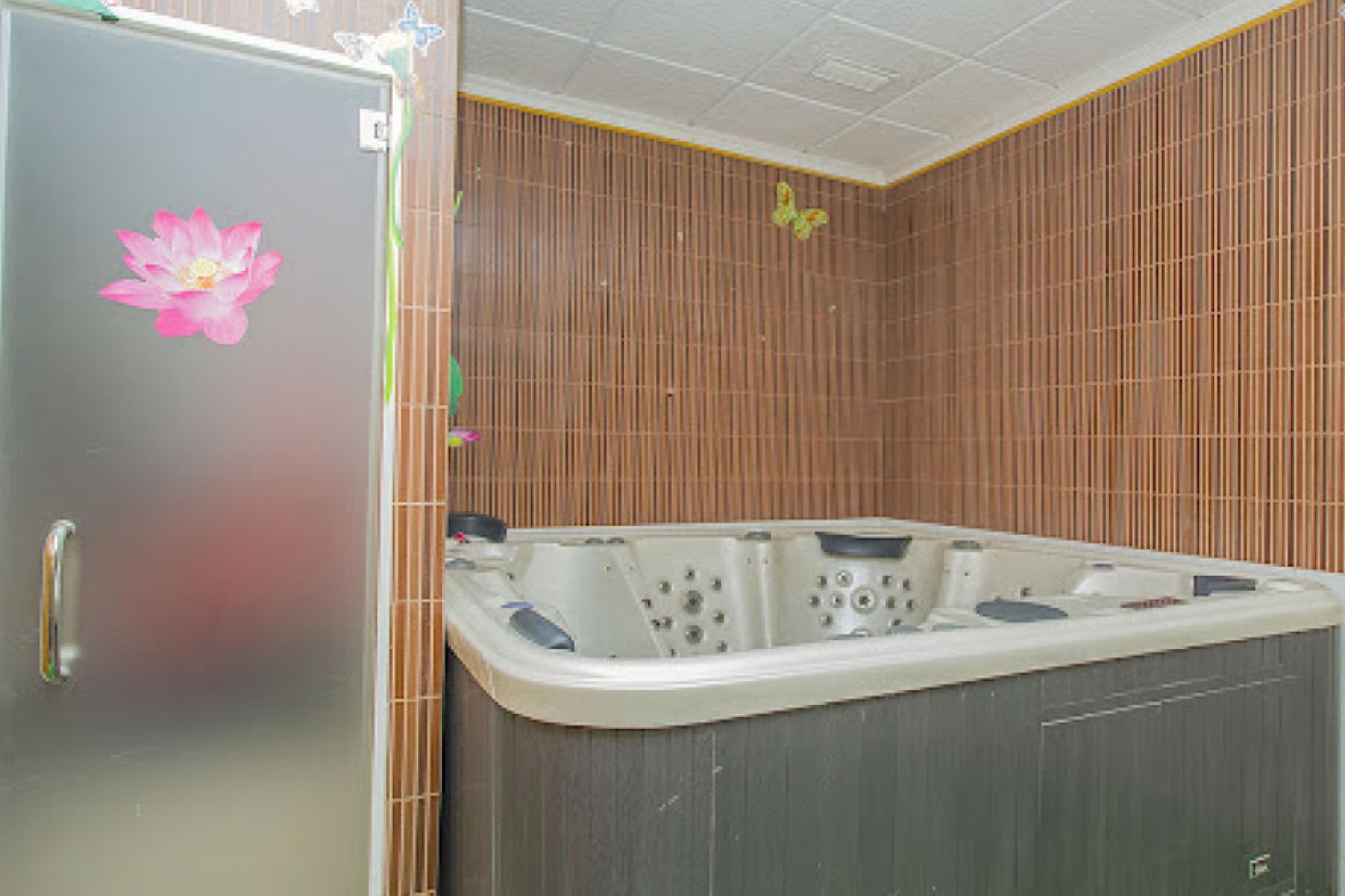 Resale - Commercial property -
Torrevieja - Torrevieja Centro