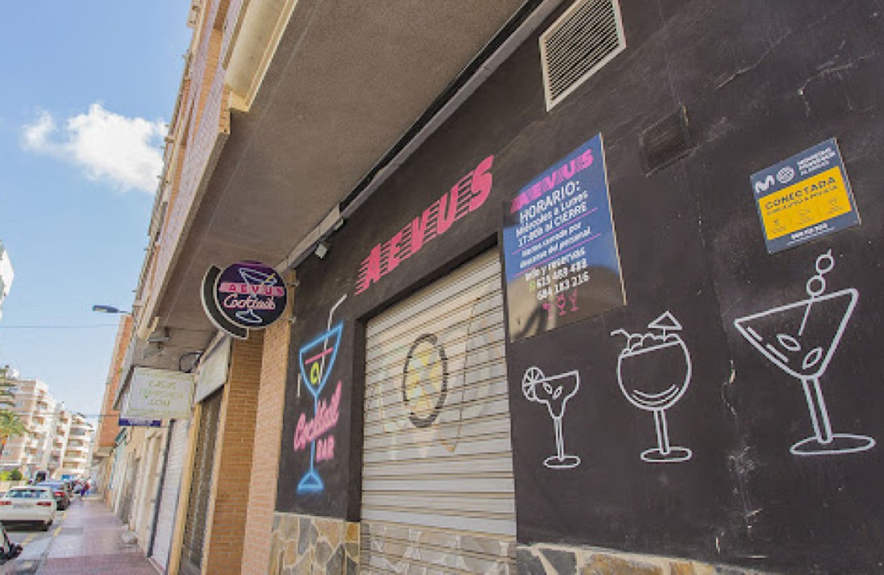 Resale - Commercial property -
Torrevieja - Torrevieja Centro