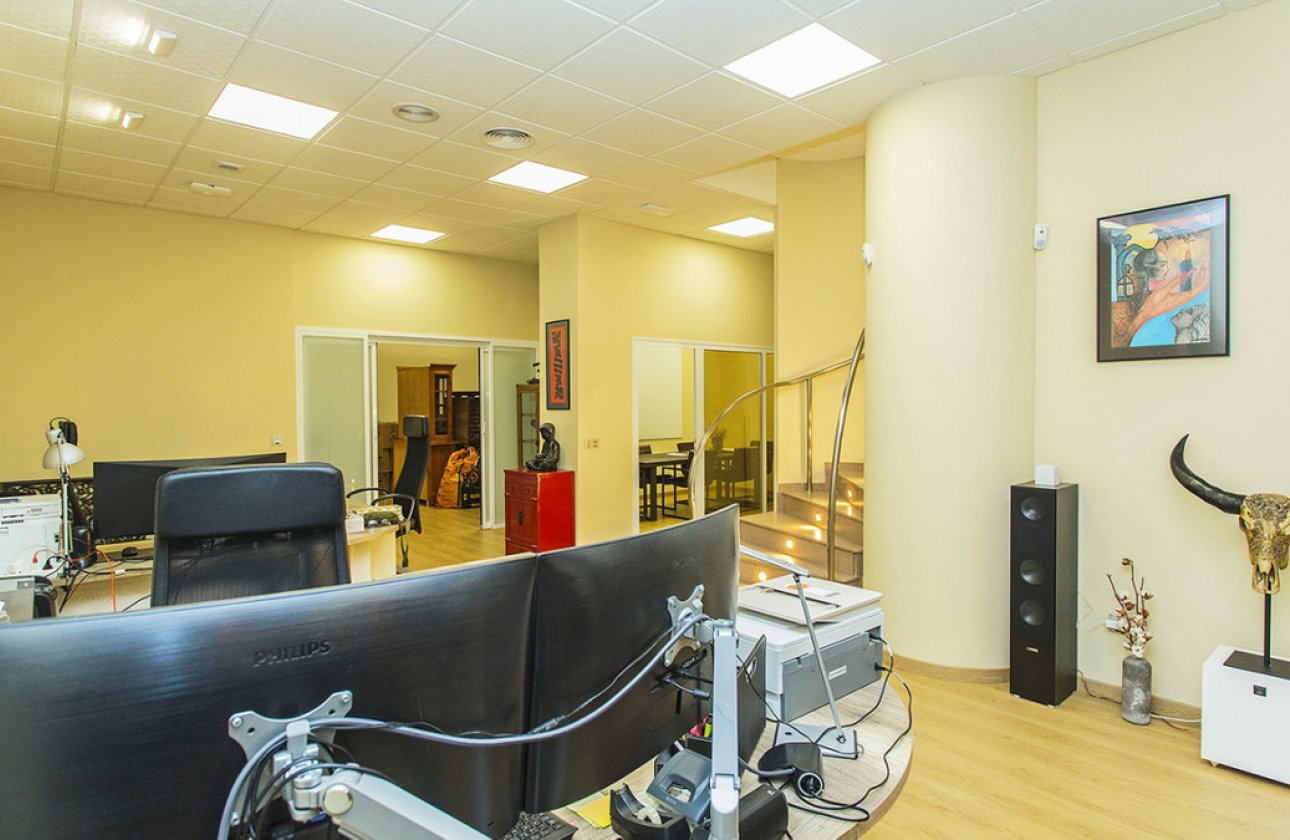 Resale - Commercial property -
Torrevieja - Torrevieja Centro