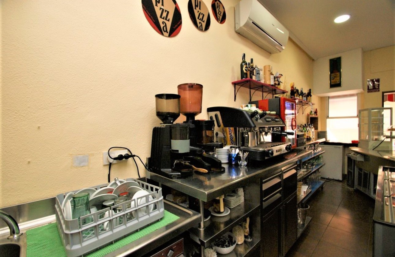 Resale - Commercial property -
Torrevieja - Torrevieja Centro