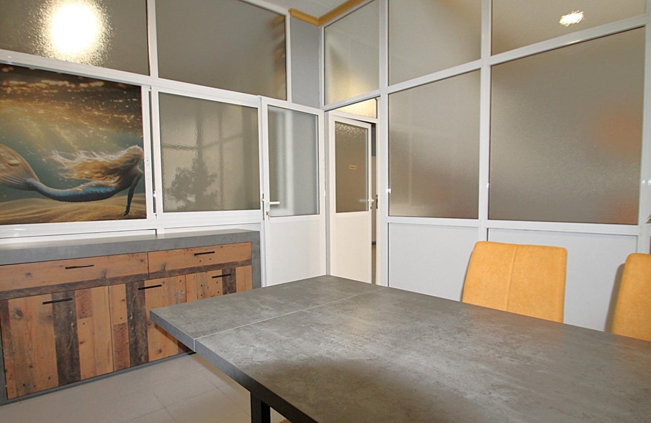 Resale - Commercial property -
Torrevieja - Torrevieja Centro