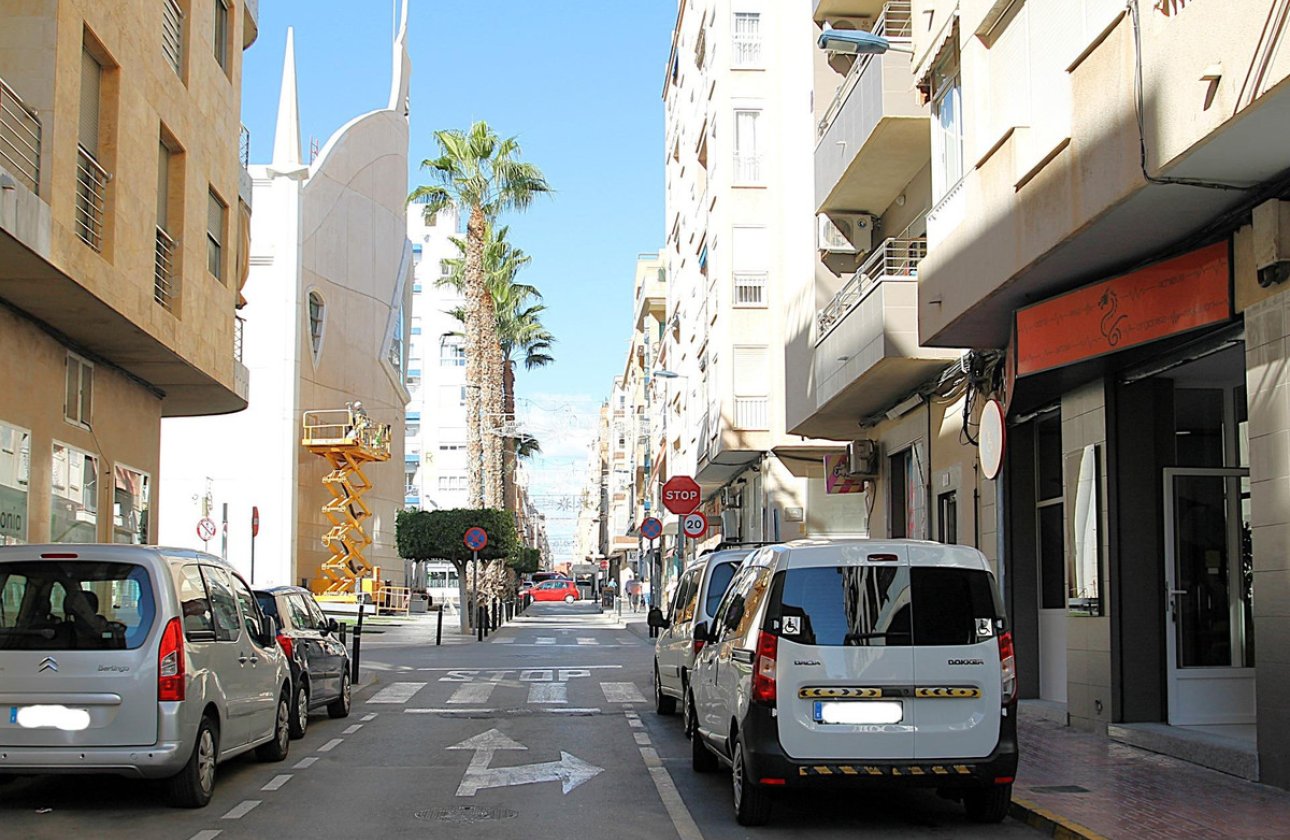 Resale - Commercial property -
Torrevieja - Torrevieja Centro