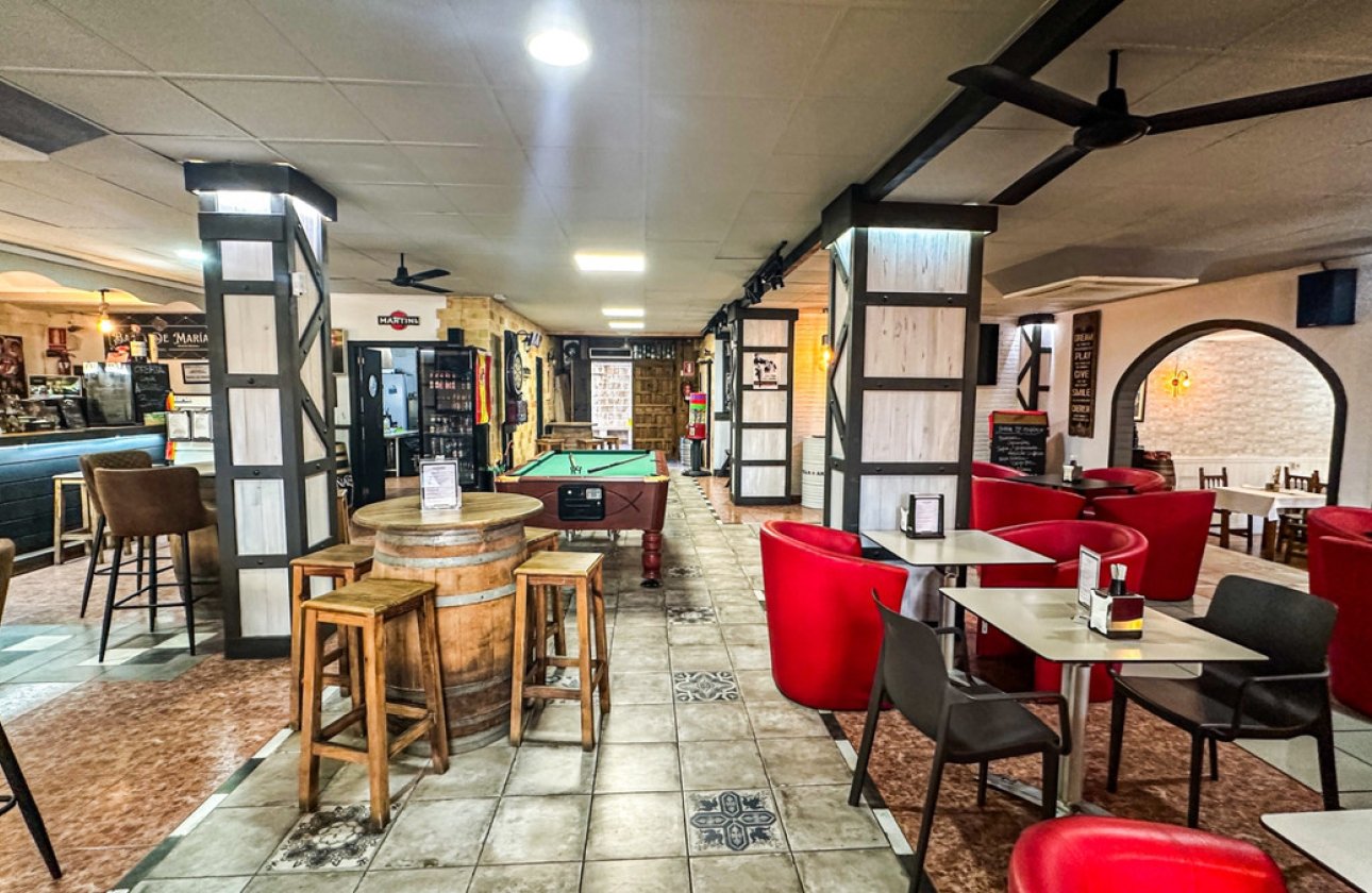 Resale - Commercial property -
Torrevieja - Torrevieja Centro