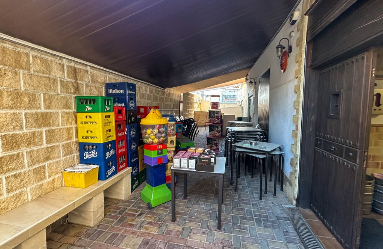 Resale - Commercial property -
Torrevieja - Torrevieja Centro