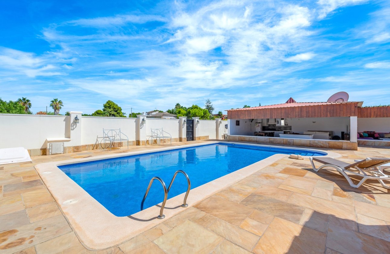 Resale - country house -
Almoradí - Almoradi Centro