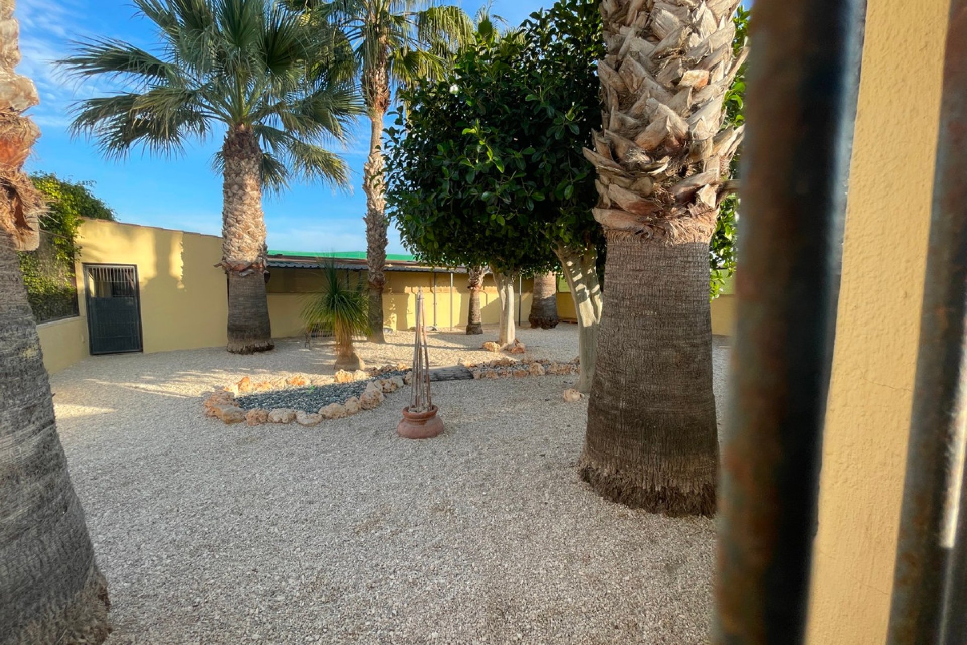 Resale - country house -
Elche - Las Bayas