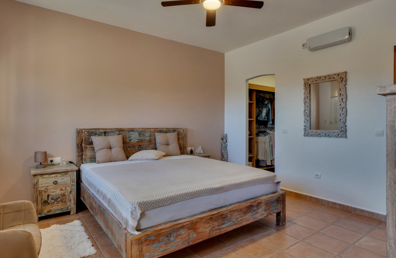 Resale - country house -
Orba - Orba Centro