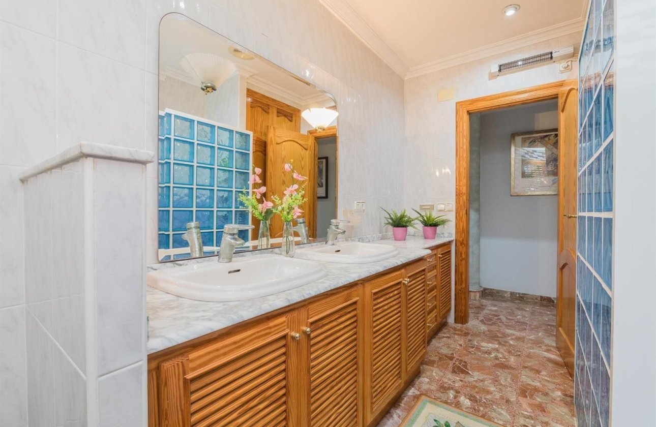 Resale - detached house -
Elche/Elx - Corte Ingles