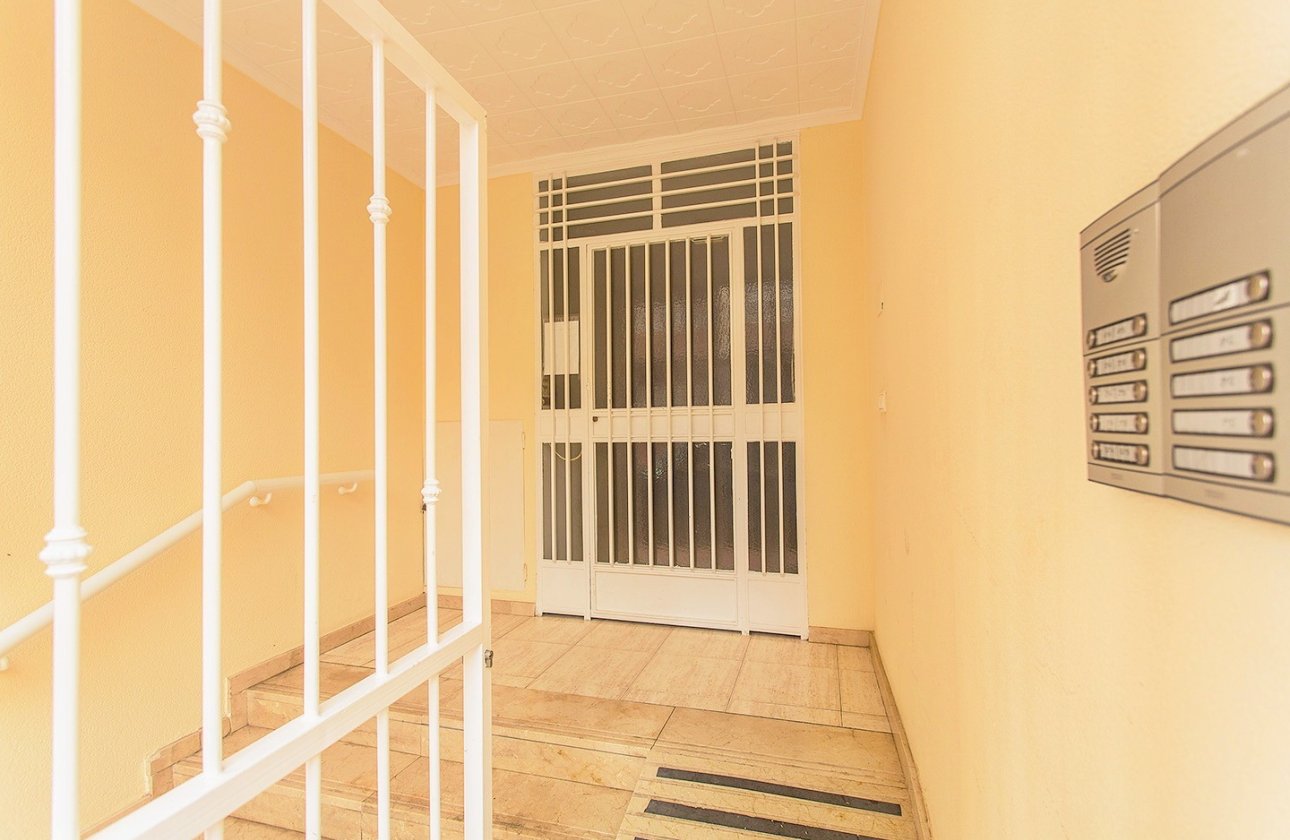 Resale - Flat -
Torrevieja - Playa del Cura
