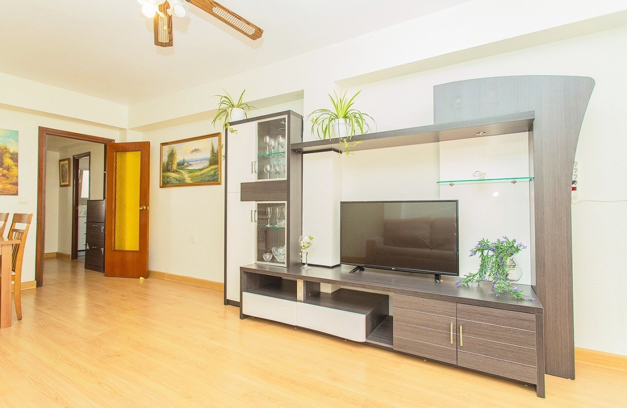 Resale - Flat -
Torrevieja - Playa del Cura