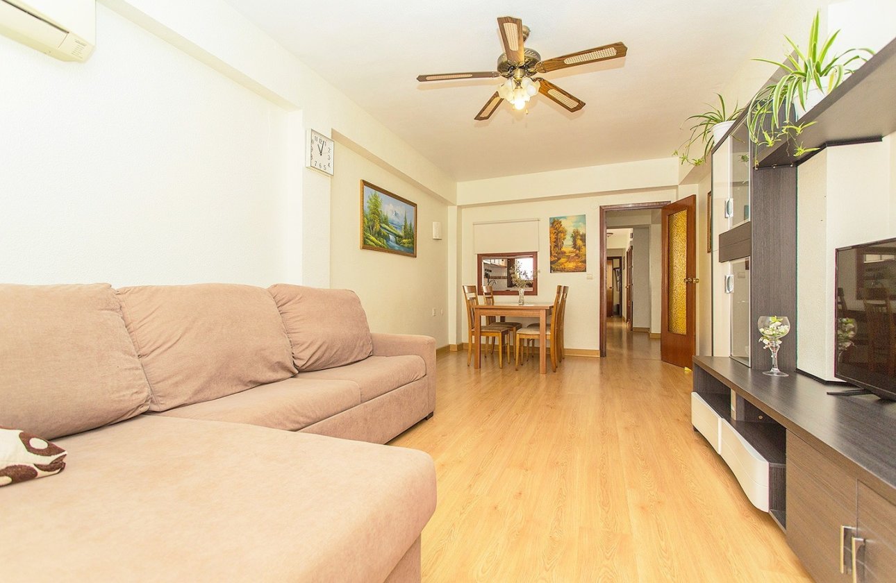 Resale - Flat -
Torrevieja - Playa del Cura