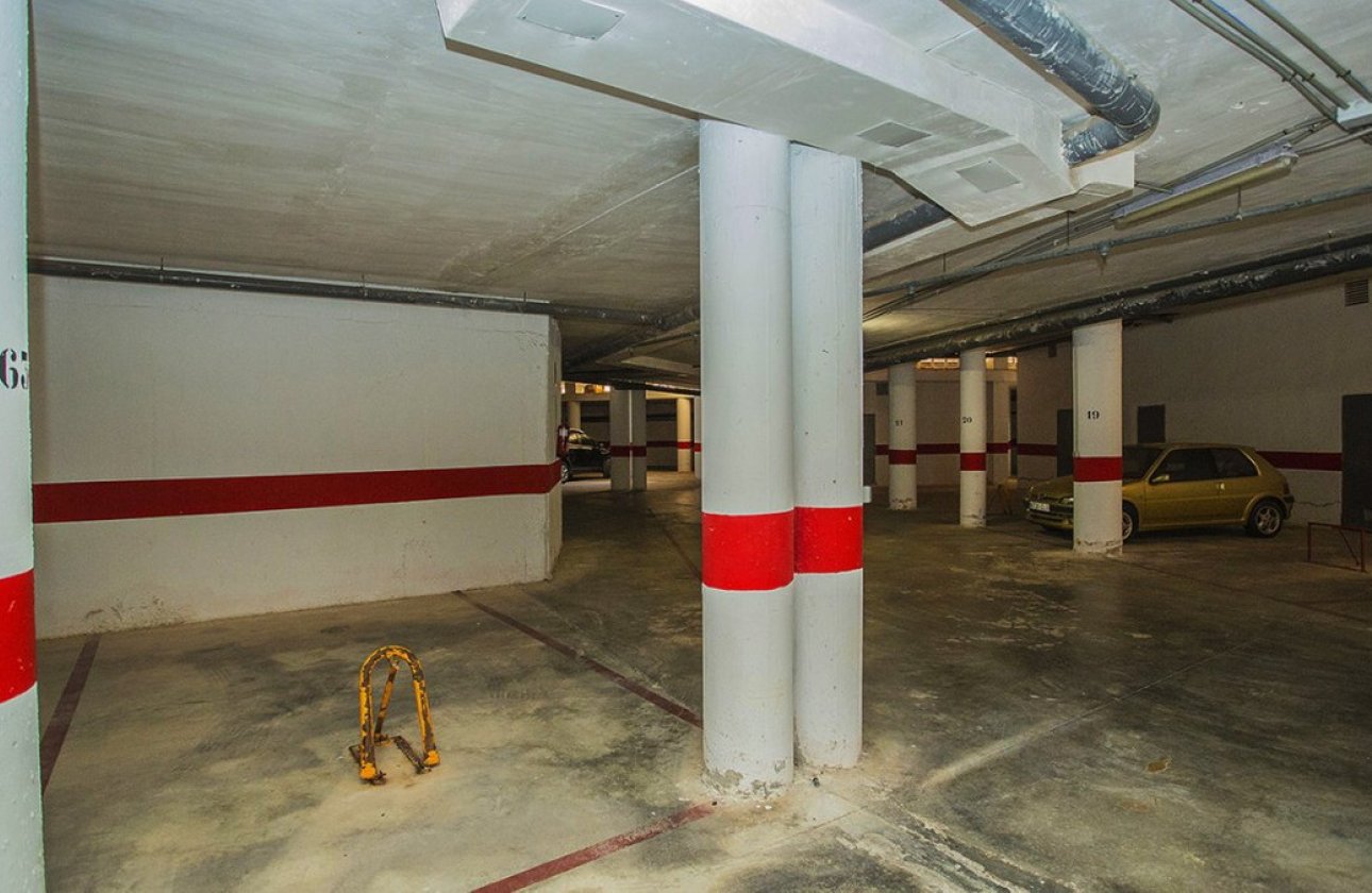 Resale - Garage -
Torrevieja - La Mata
