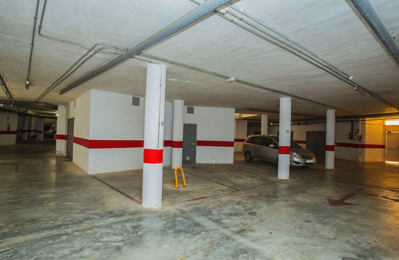 Resale - Garage -
Torrevieja - La Mata