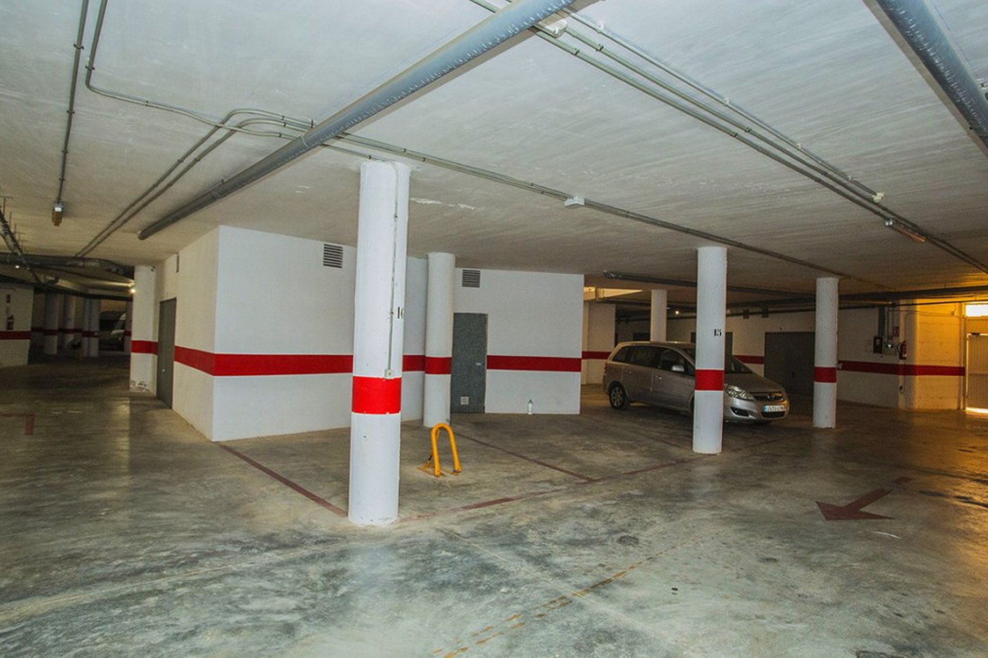 Resale - Garage -
Torrevieja - La Mata