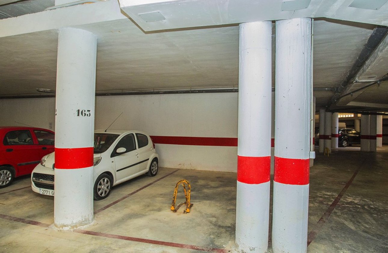 Resale - Garage -
Torrevieja - La Mata