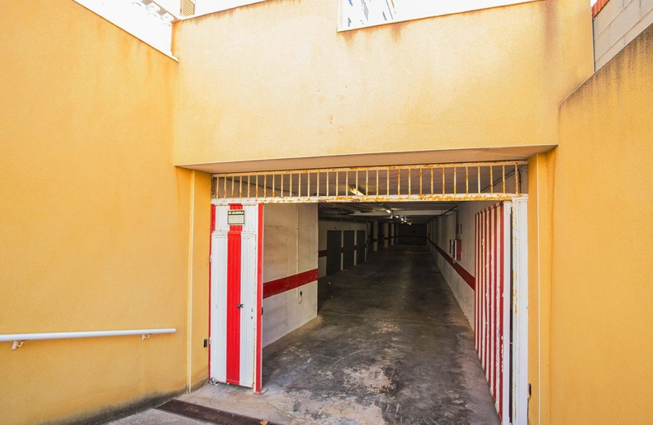 Resale - Garage -
Torrevieja - La Mata