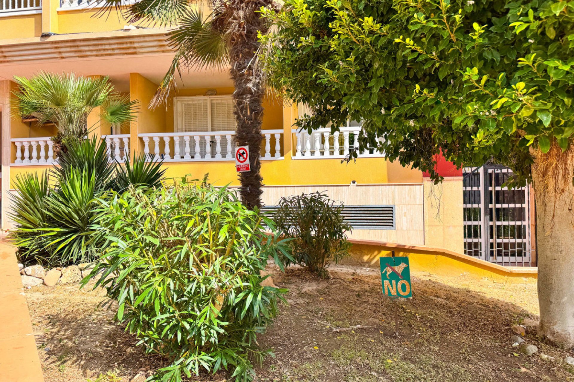 Resale - Garage -
Torrevieja - La Mata