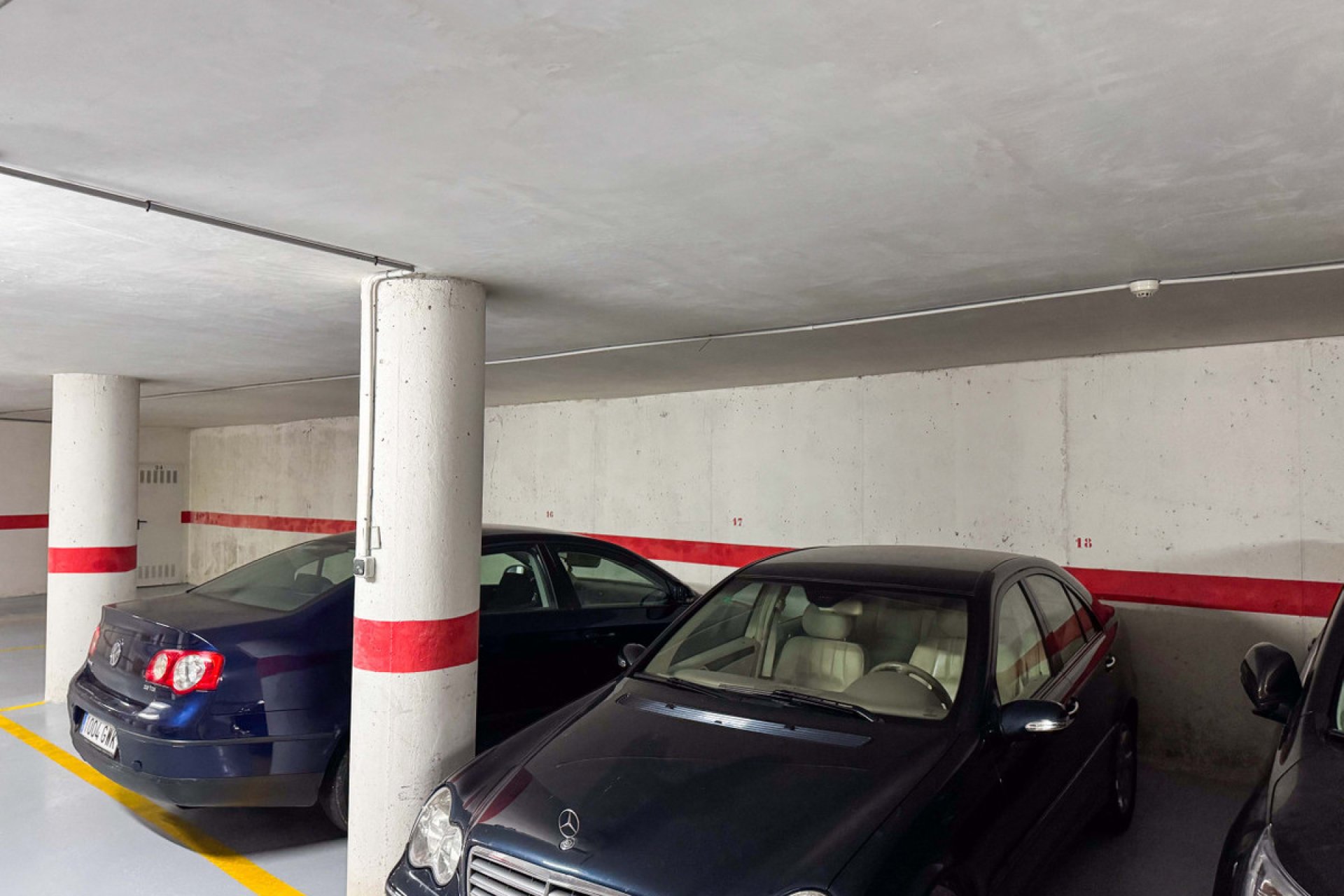 Resale - Garage -
Torrevieja - La Mata