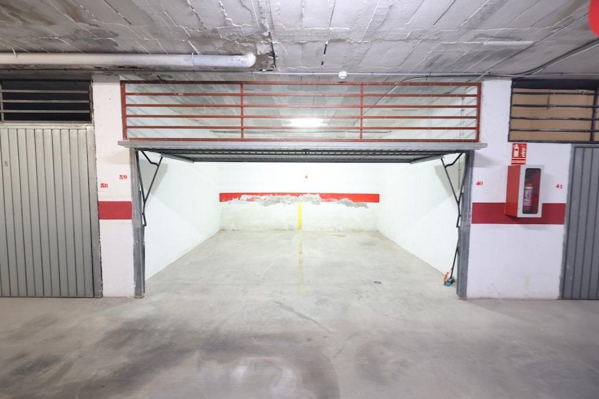 Resale - Garage -
Torrevieja - Los Frutales