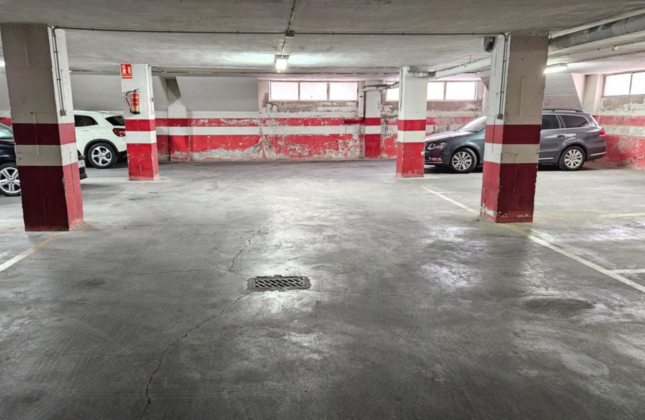 Resale - Garage -
Torrevieja - Playa del Cura