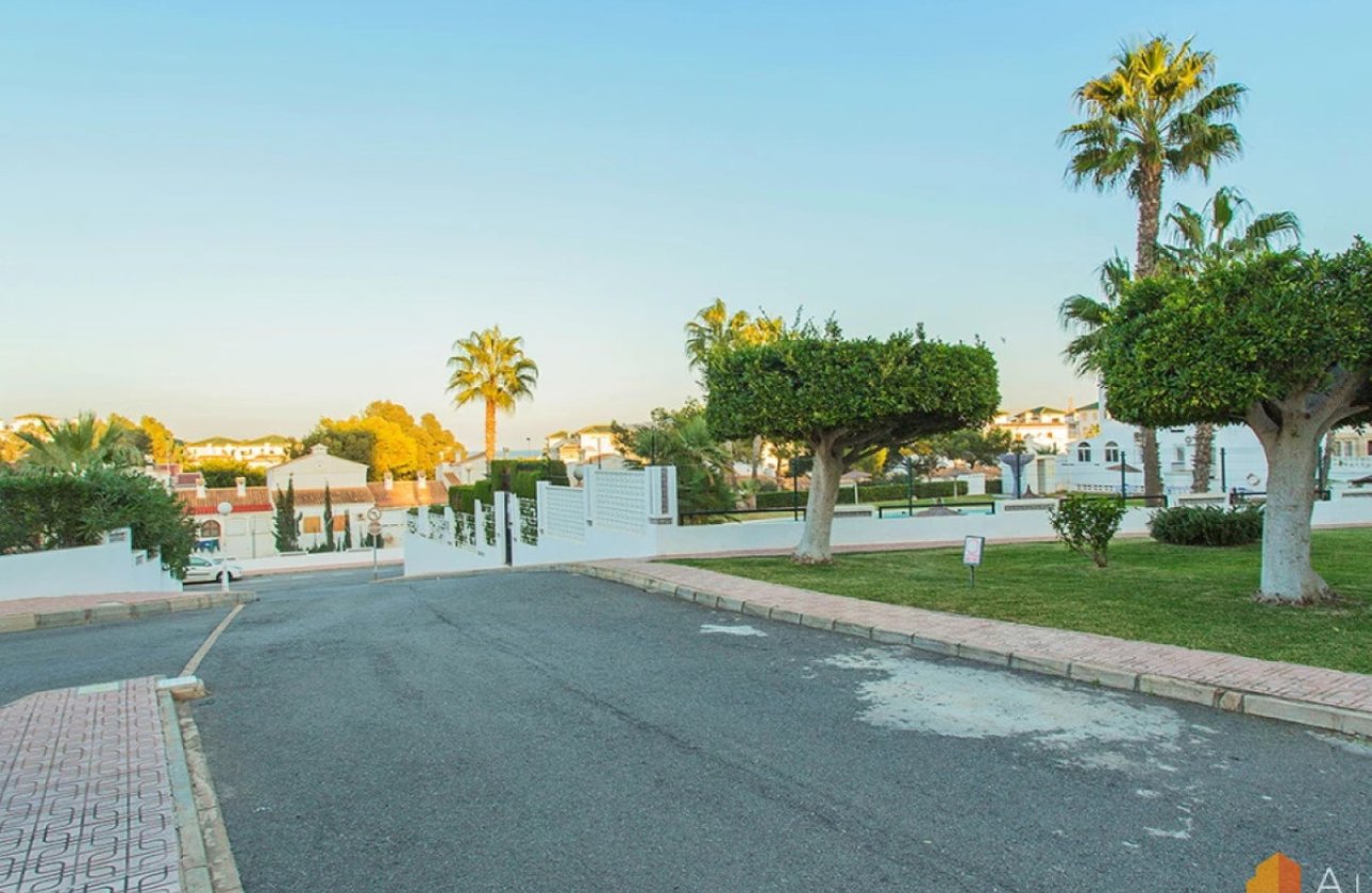 Resale - Garage -
Torrevieja - Torre la mata