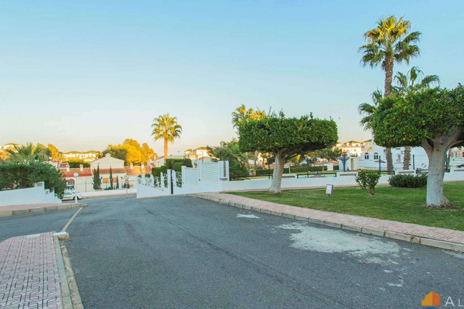 Resale - Garage -
Torrevieja - Torre la mata